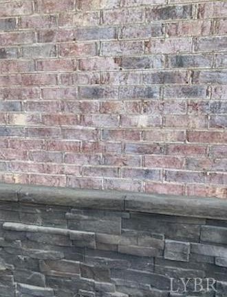 2nd image of 1843 Gladden Cir