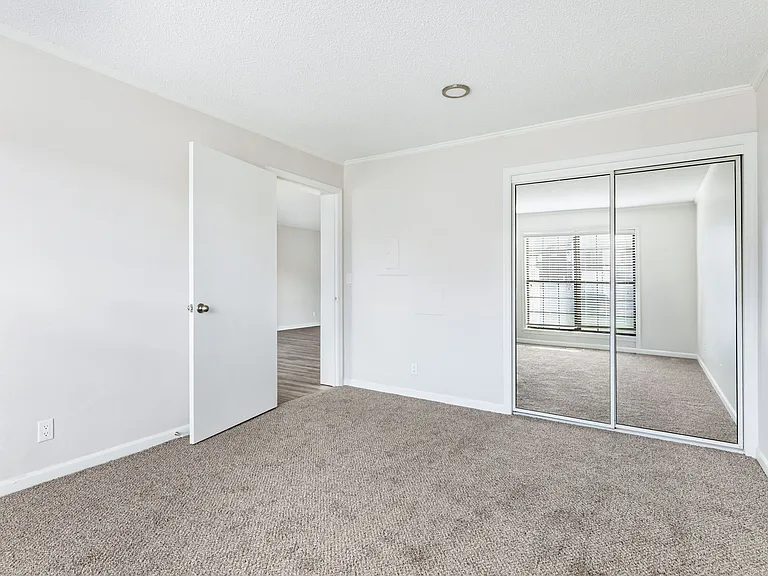 Corinth Place — Photo 22