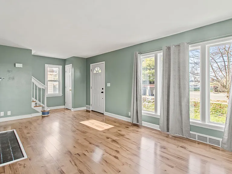 346 N 21st St — Photo 14