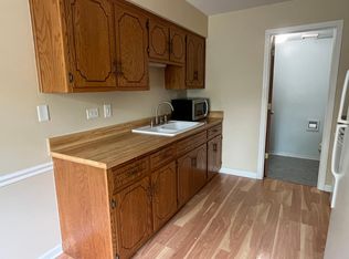 137 Willows Edge Ct, Willow Springs, IL 60480