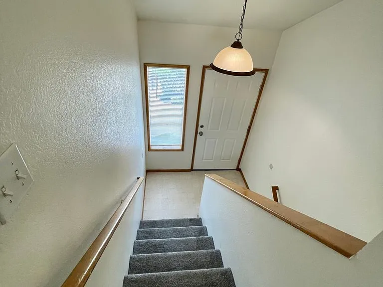 5631 N Hills Dr — Photo 30