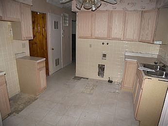 3rd image of 4987 Fortman Dr