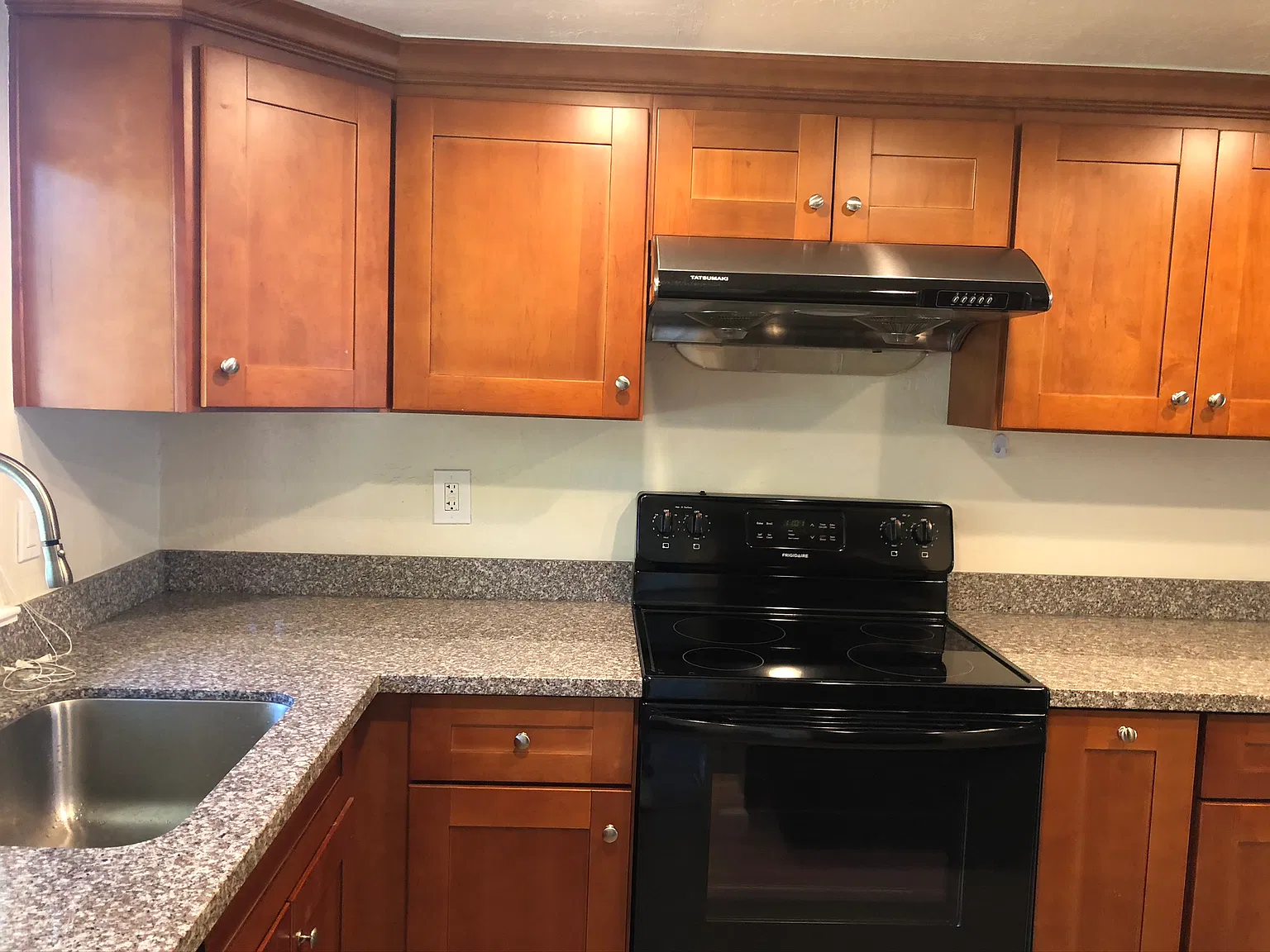 2 bed, 1.5 bath, 976 sqft, $3,100 — Photo 2