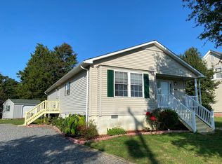 59 Hamilton Blvd, Warsaw, VA 22572