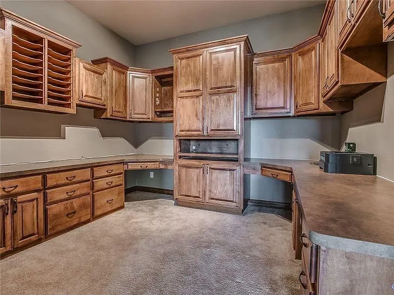 1304 Fairsted Ct — Photo 10