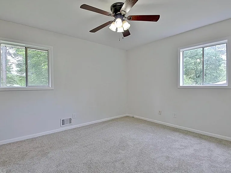 745 Anderson Dr — Photo 39