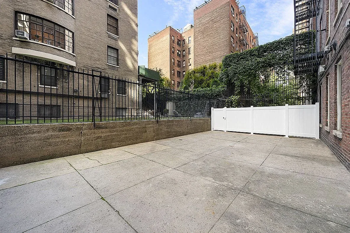 544 East 86th Street — Photo 2