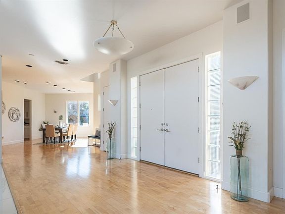 3rd image of 5607 Versailles Ct