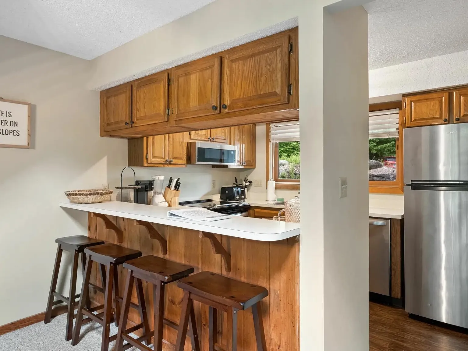 4 bed, 3.5 bath, 2600 sqft, $4,000 — Photo 4