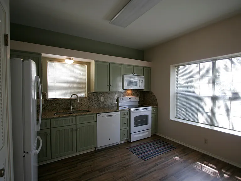 207 Grandview Pl #2 — Photo 5