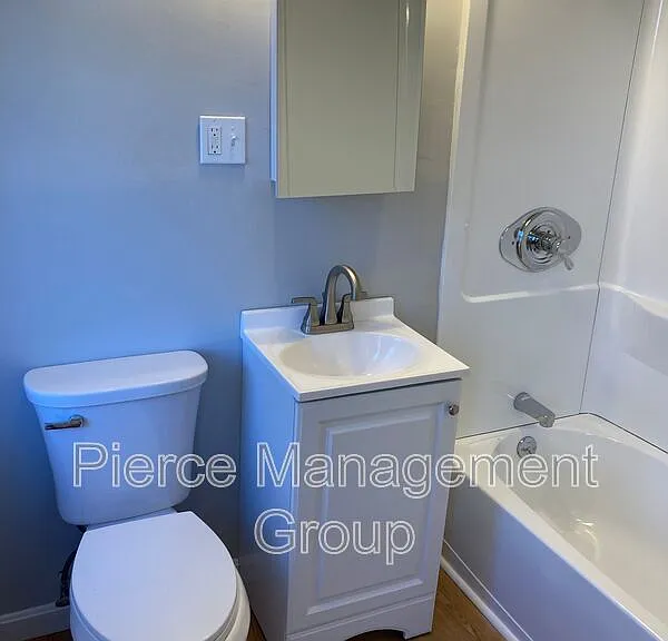 68 Kenney St #4 — Photo 8