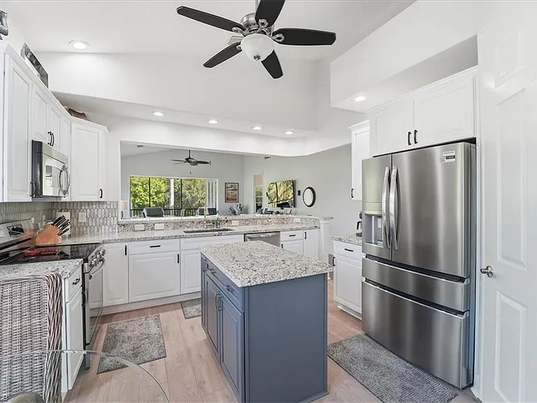 7842 Hawthorne Dr #1703 — Photo 12