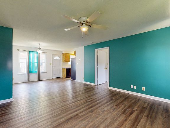 3rd image of 401 Donna Dr