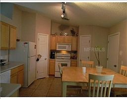 4th image of 18304 Elmhurst Ln