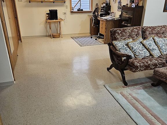 4th image of 10943 Deblin Ln