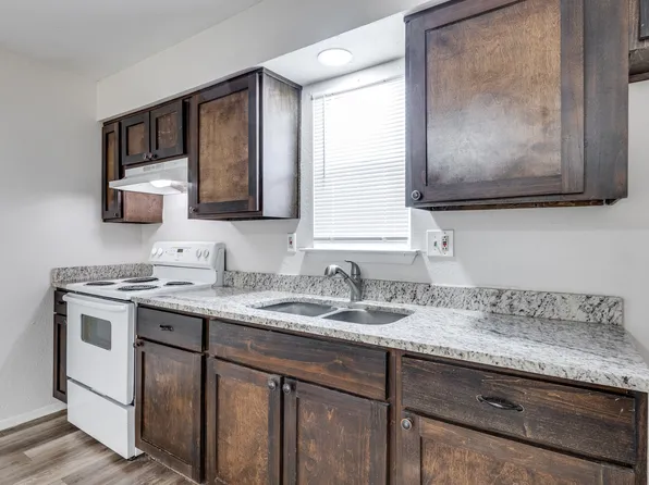 1833 Pelican Dr N, Azle, TX 76020