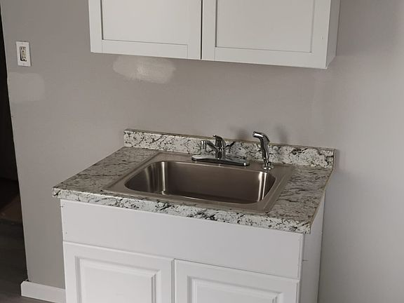 5th image of 64 Jackson St #3