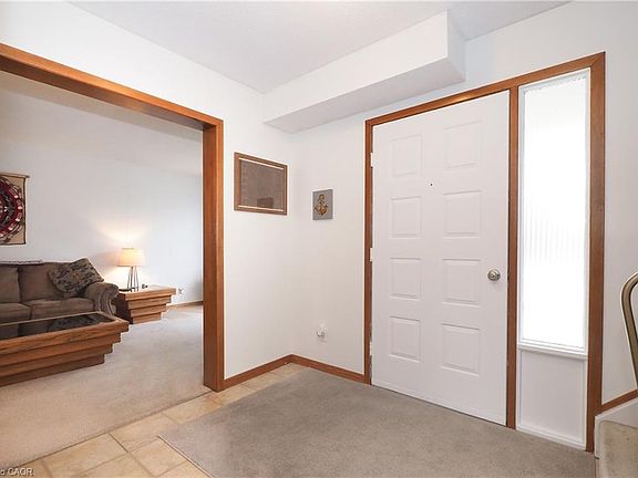 4th image of 54 Delavan Dr