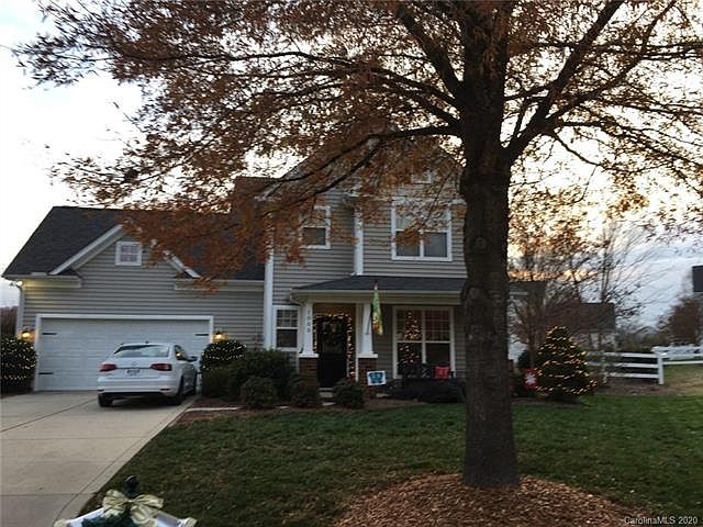 2nd image of 1000 Chastain Cir