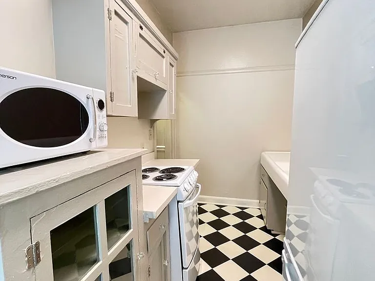1705 N Street — Photo 9
