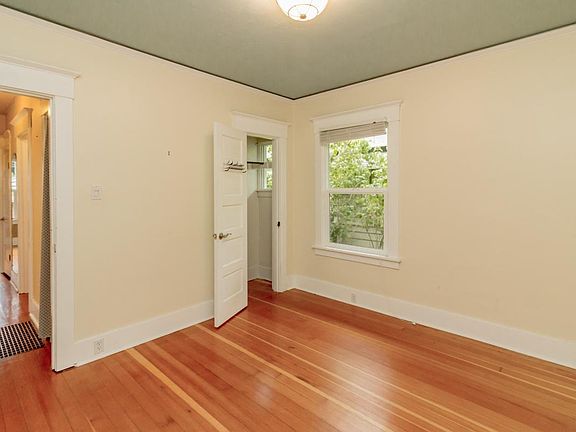 1st bedroom