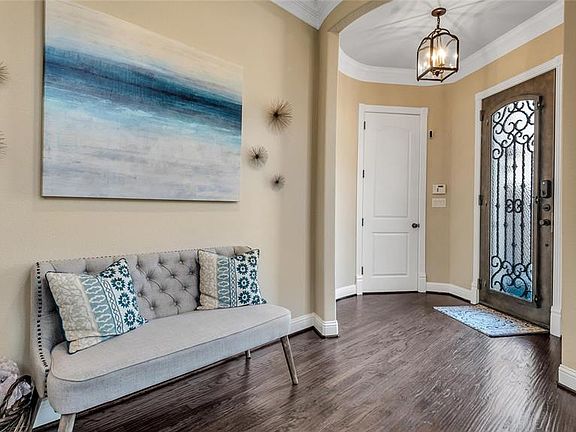 4th image of 7104 Petticoat Dr