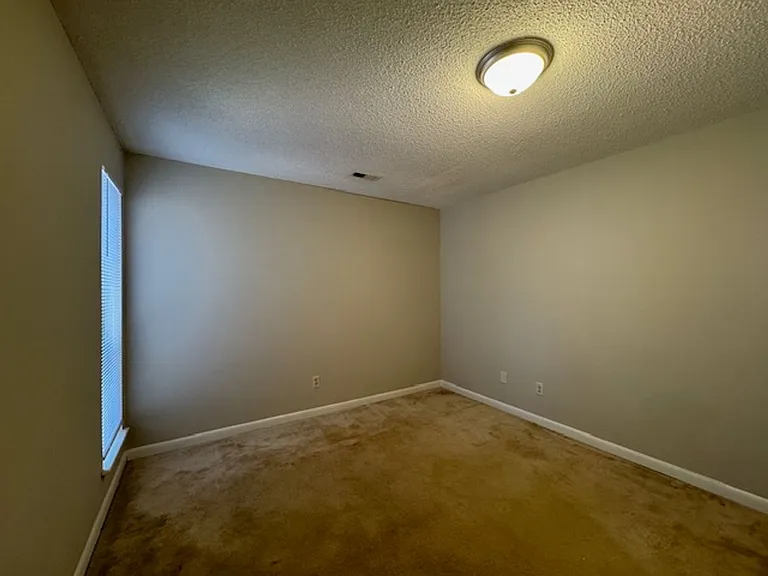 325 S West St — Photo 8
