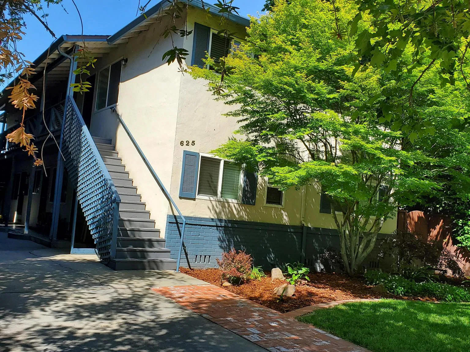 625 S 11th St — Photo 1