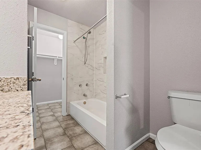 6138 Kenilwood Dr — Photo 10