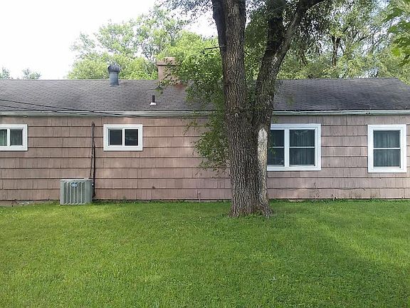 4th image of 11305 McKinley Ave
