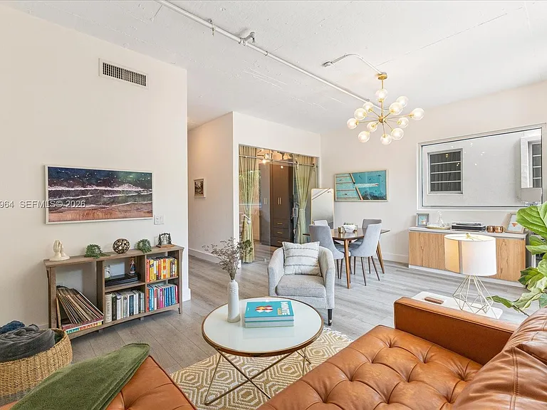 1700 Meridian Ave #203 — Photo 5