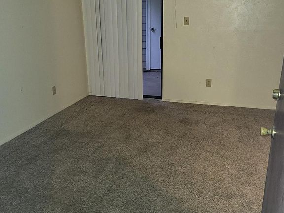 5th image of 1901 Holleman Dr W APT 213