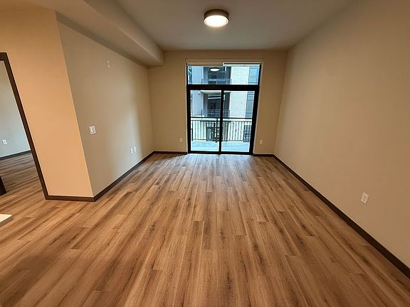 3rd image of 531 W Washington Ave #203