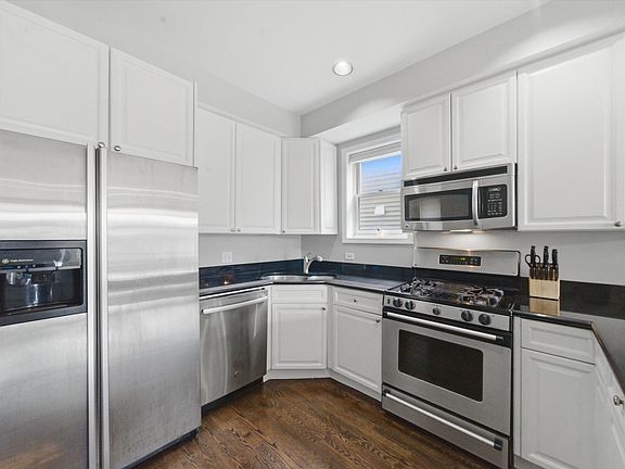 4th image of 1016 W George St #2