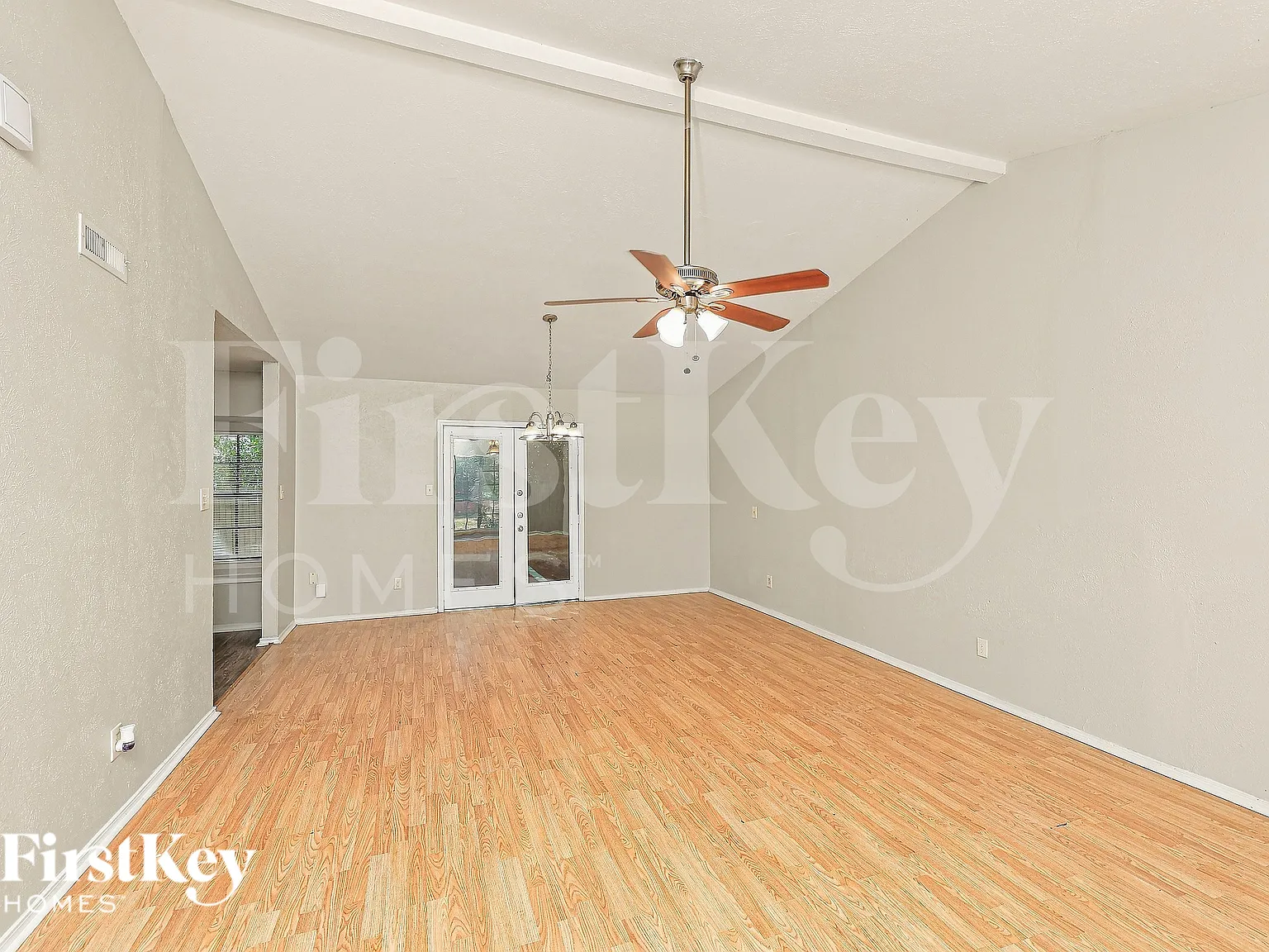 3 bed, 2.0 bath, 1404 sqft, $1,705 — Photo 3