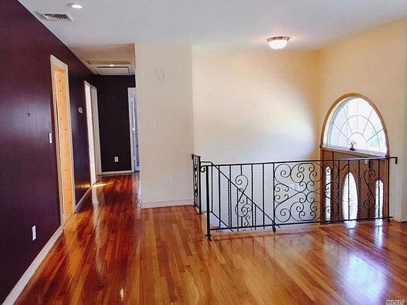 4th image of 3 Flower Ln