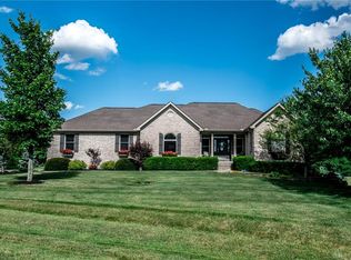 1966 Charleston Place Dr, Lebanon, OH 45036