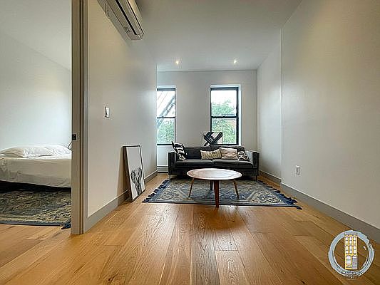 4th image of 395 Kosciuszko St #2FF