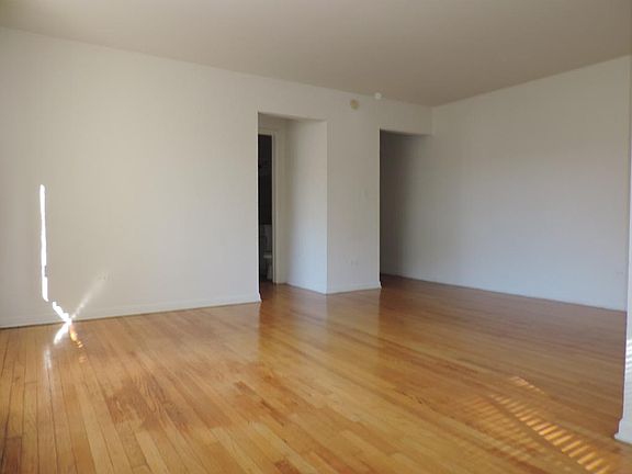 2nd image of 1040 Ashland Ave