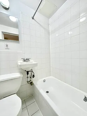 Rented by HOLTON REAL ESTATE INC. | media 19