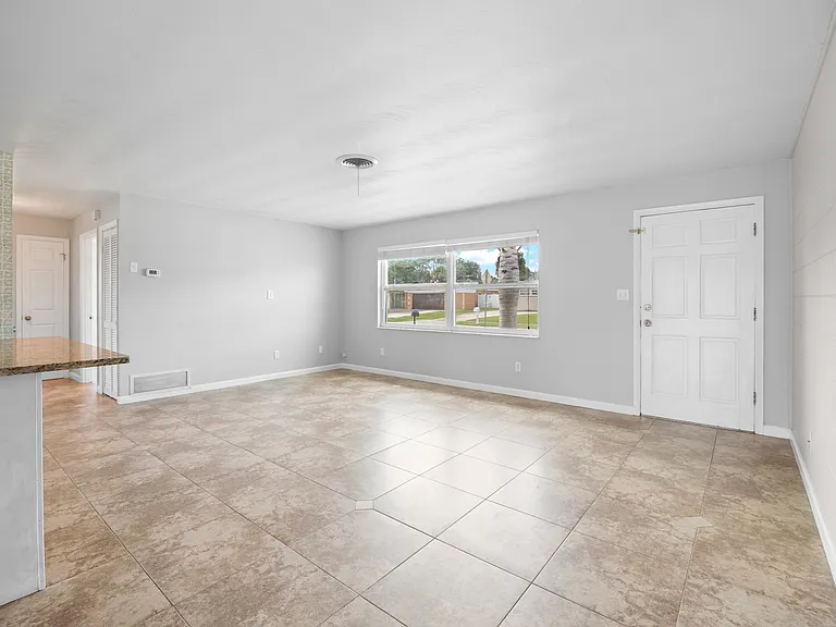 250 Carib Dr — Photo 6