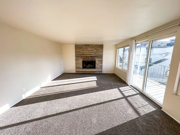 IRO Apartments — Photo 24