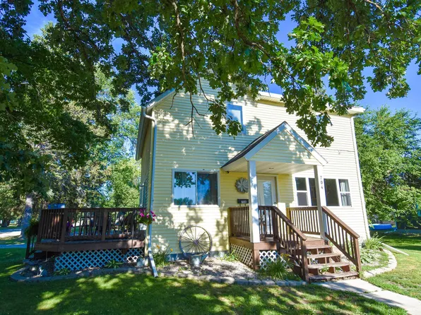 704 Tindolph Ave S, Thief River Falls, MN 56701