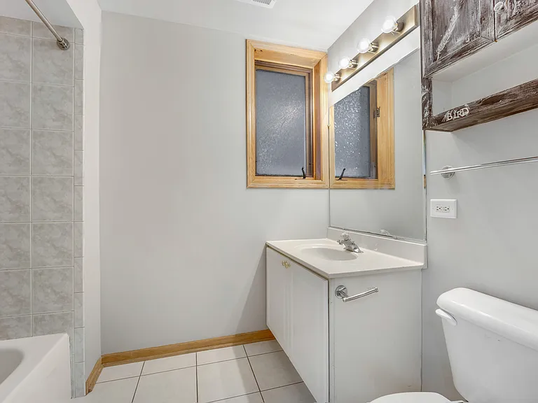 1541 W Walton St #1 — Photo 9
