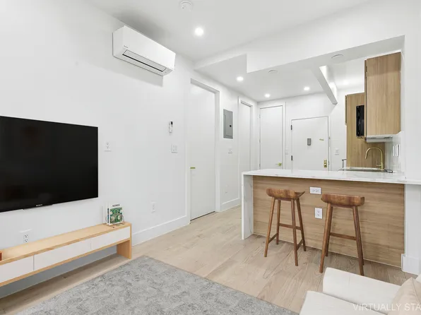 472 Bergen Street image 3 of 8