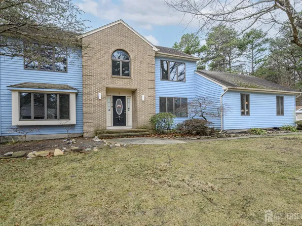 9 Southfork Dr, Jackson, NJ 08527