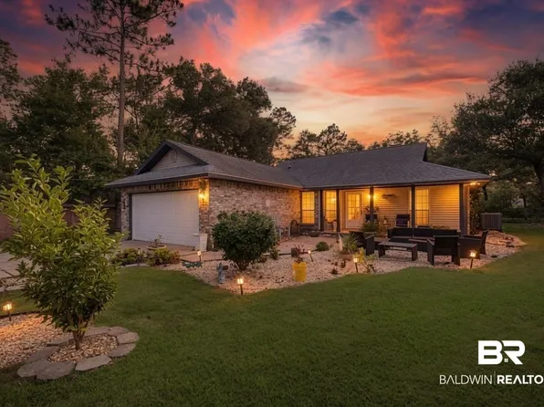 2585 Rosinton Cir, Lillian, AL 36549