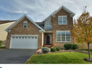 137 Andover Dr, Kendall Park, NJ 08824