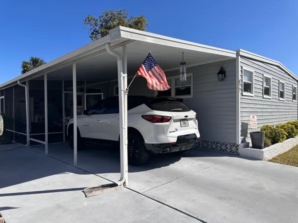 877 Lacosta Ln, N Fort Myers, FL 33917