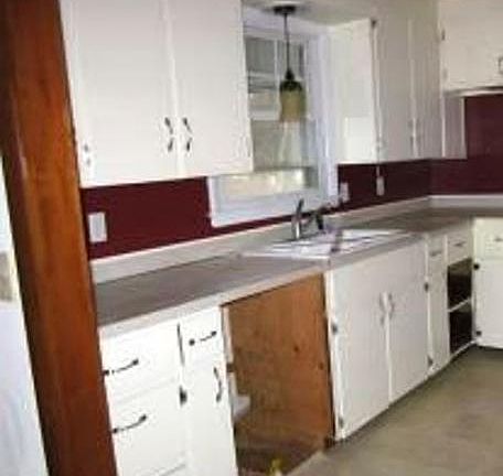 3rd image of 248 Mary Dr